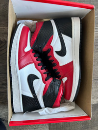 Nike Jordan 1 Retro High Satin Snake Chicago (Women's)