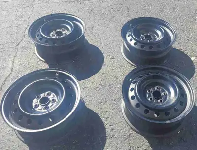 4 Rims 16 inch rims J16 × 6 1/2 J dot 5 Bolt Pattern Almost new. Very good condition. Reason for sel...
