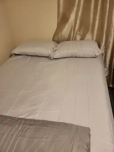 Large bedroom for rent
