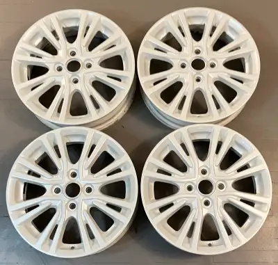 Alloy Rims - OEM by Enkei 15x5J ET46 4x100 mm PCD 56.1 mm hub White alloy OEM rims by Enkei. Powder...