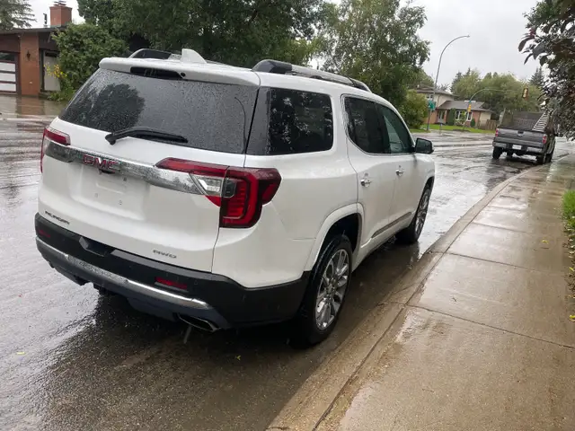 2023 GMC Acadi Denali596423536836628486