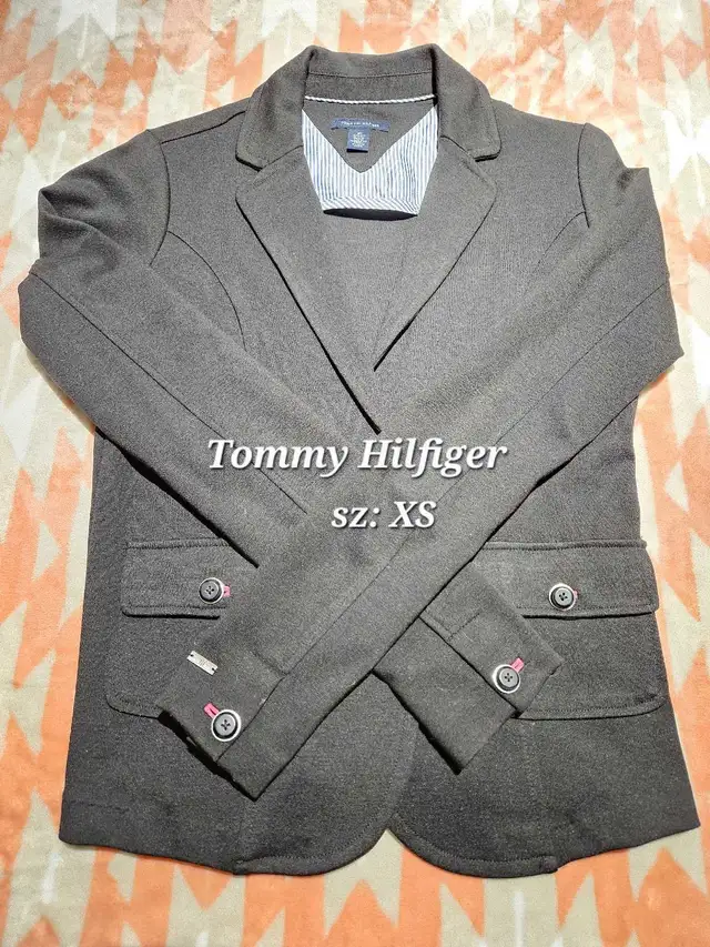 Blazers & outerwear in Women's - Tops & Outerwear in Edmonton - Image 4