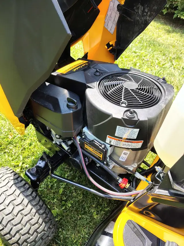 2024 Cub Cadet XT1 LT42 Lawn Tractor in Lawnmowers & Leaf Blowers in Stratford - Image 10