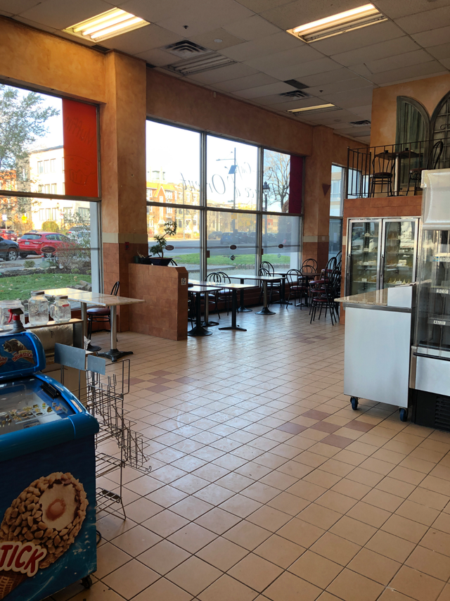 Restaurant/Café Space for Lease – 2120 Sherbrooke St E, in Commercial & Office Space for Rent in City of Montréal - Image 3