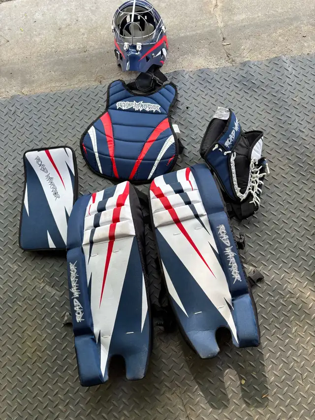 Street hockey goalie gear in Hockey in Mississauga / Peel Region - Image 10