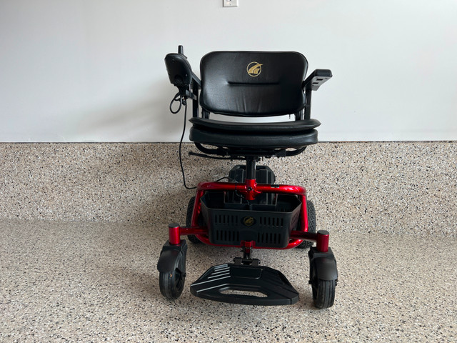 Golden Lite Rider Envy Power Chair in Health & Special Needs in Calgary