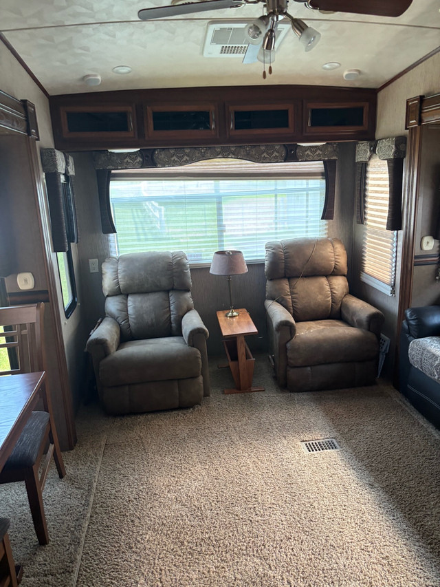 2015 Palomino Sabre in Travel Trailers & Campers in Norfolk County - Image 3