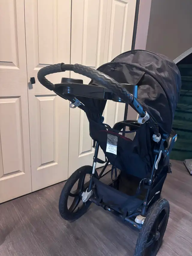 Stroller566528594014392321
