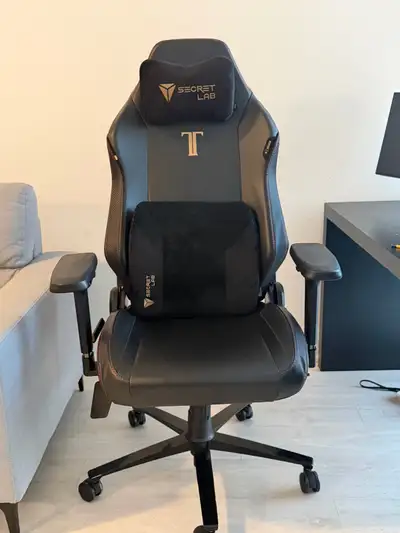 Secretlab Titan Evo series with Lumbar pillow and cleaner, View more