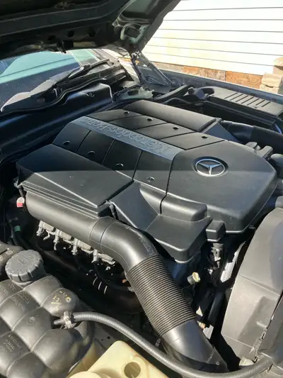 1999 Mercedes SL500 Convertible V8 Auto, New Pirelle tires. Car has top issues, not working Km 10195...