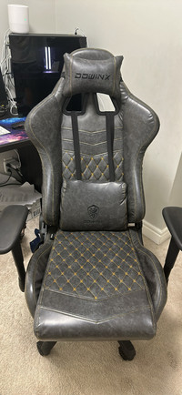 Downix Leather Gaming Chair