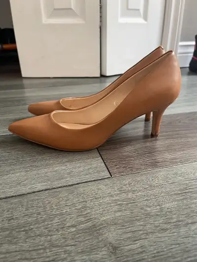 Nine West heels in size 9 $10 Pick up in Topsail, CBS