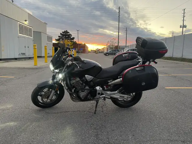 Honda Hornet 919 - CB900F - Fireblade Engine - Road Warrior in Sport Touring in City of Toronto - Image 3