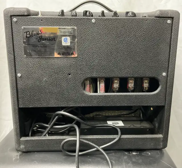 FENDER BLUES JUNIOR AMP in Amps & Pedals in North Bay - Image 5