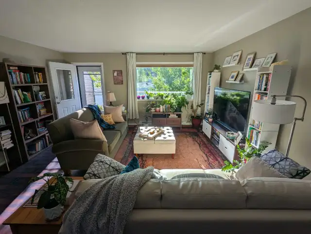 Furnished 3-bed/2-bath townhouse for rent