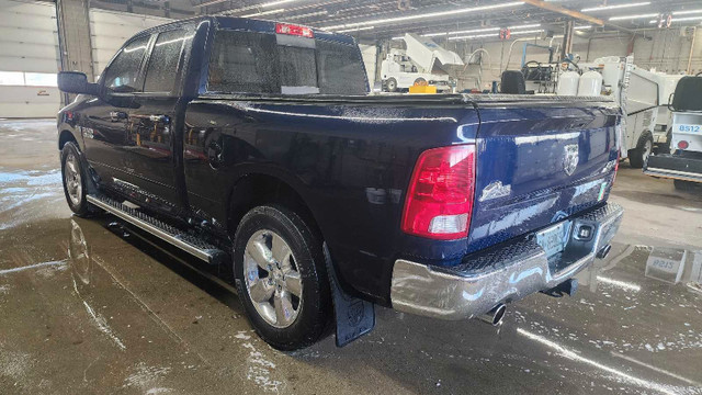 2016 RAM 1500  BIGHORN V8 HEMI 4X4 QUADCAB in Cars & Trucks in Markham / York Region - Image 2