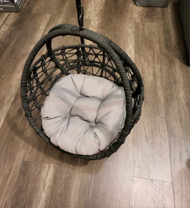 Hanging Chair for Cat or Dog in Accessories in Kamloops - Image 4