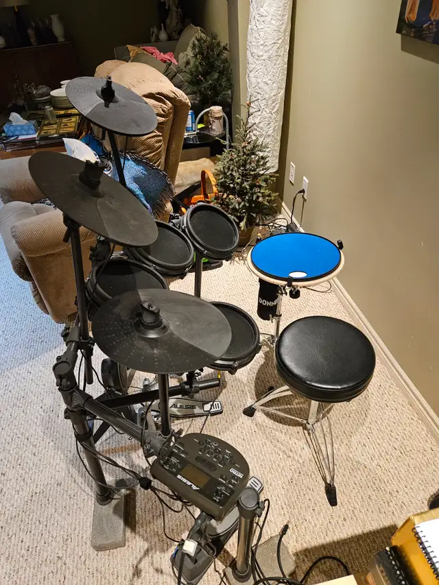 Alesis NITRO Electronic Drum Kit in Drums & Percussion in Mississauga / Peel Region - Image 2