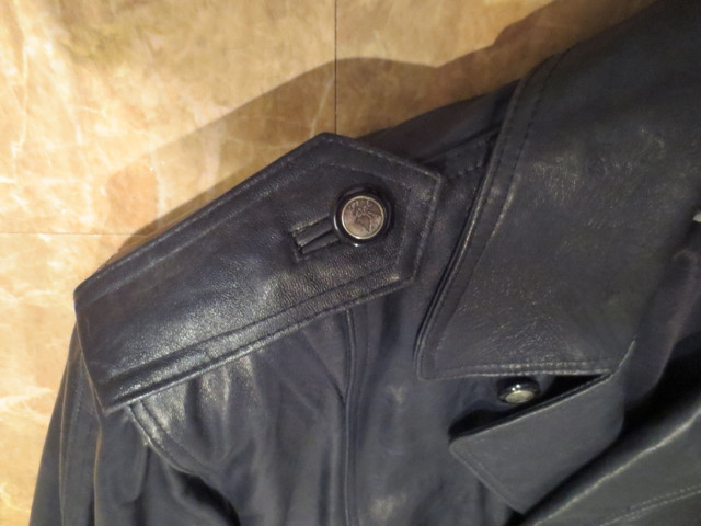 Manteau en cuir noir pour homme, payé plus de 800$ avant taxe. dans Hommes  à Longueuil/Rive Sud - Image 4