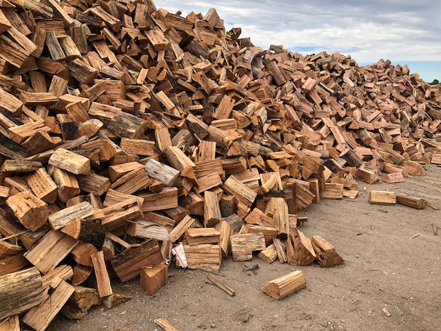 Firewood  Dried and Split in BBQs & Outdoor Cooking in Mississauga / Peel Region - Image 2