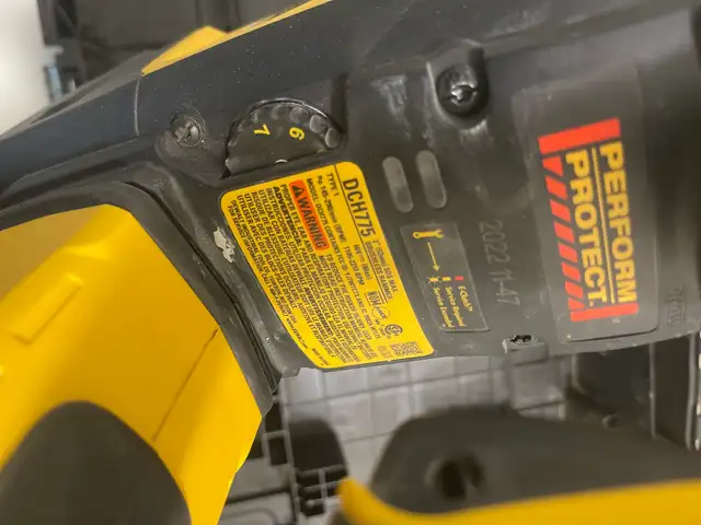 Dewalt sds max brushless hammer in Power Tools in Mississauga / Peel Region - Image 3