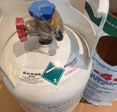 bouteille de réfrigérant 30 lb, R-410a, R-424a, R-404a nouveau scellant 650 $ chacun