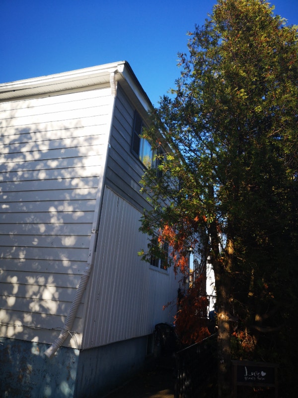 3 storey house with big yard, parking and shed for sale Houses for Sale Cape Breton Kijiji