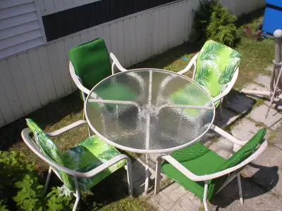 OUTDOOR TABLE JARDIN DE VILLE 4 CHAISES CHAIR PATIO SET COUSSIN, View more