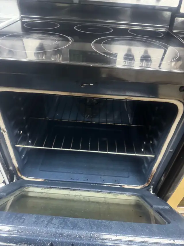 Samsung Electric Range in Stoves, Ovens & Ranges in Laval / North Shore - Image 3