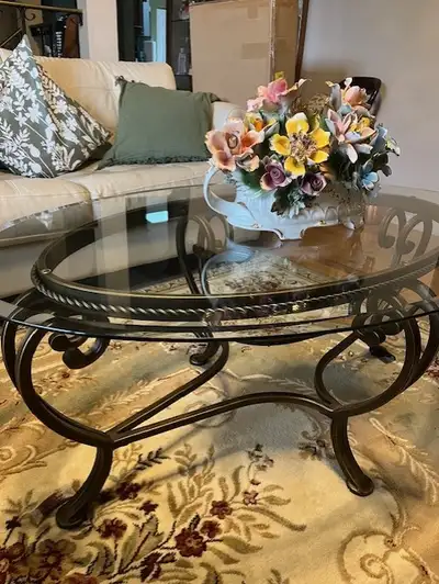 LOVELY LIVING ROOM CENTER COFFEE TABLE, View more