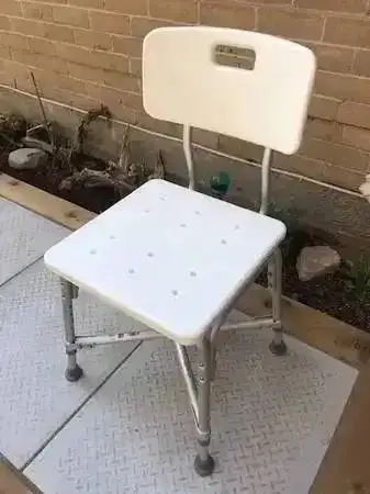 Medical - Adjustable bathtub shower chair 300 lb maximum and walker, wheelchair, shower chair + more...