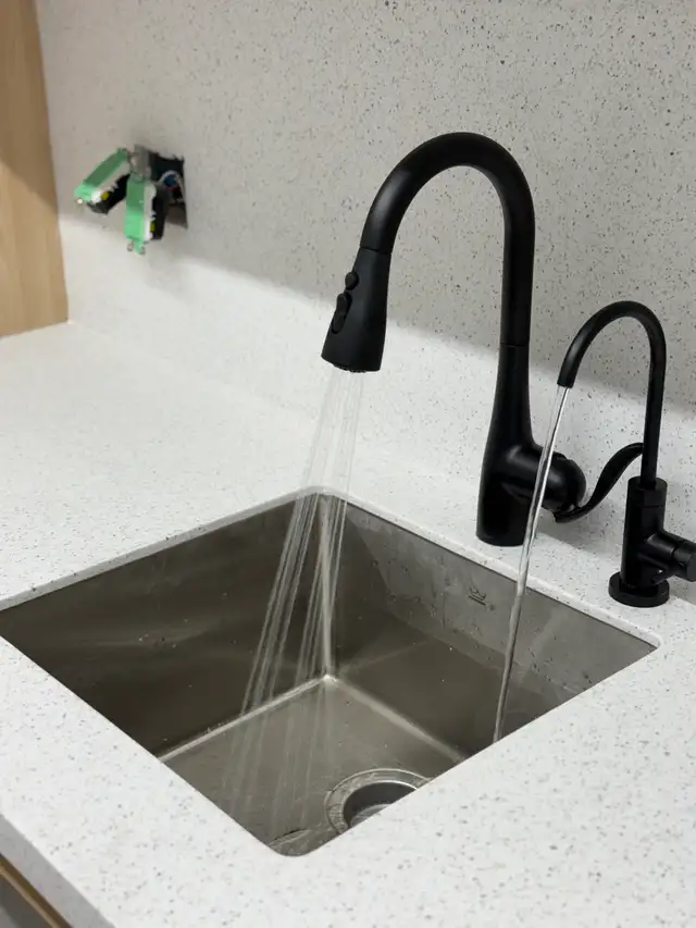 Plumber Licensed 432178427729684481
