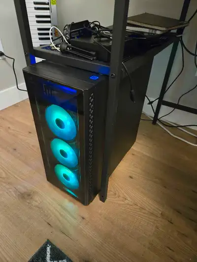 specs in last photo desktop computer$1800 built by Techwiz