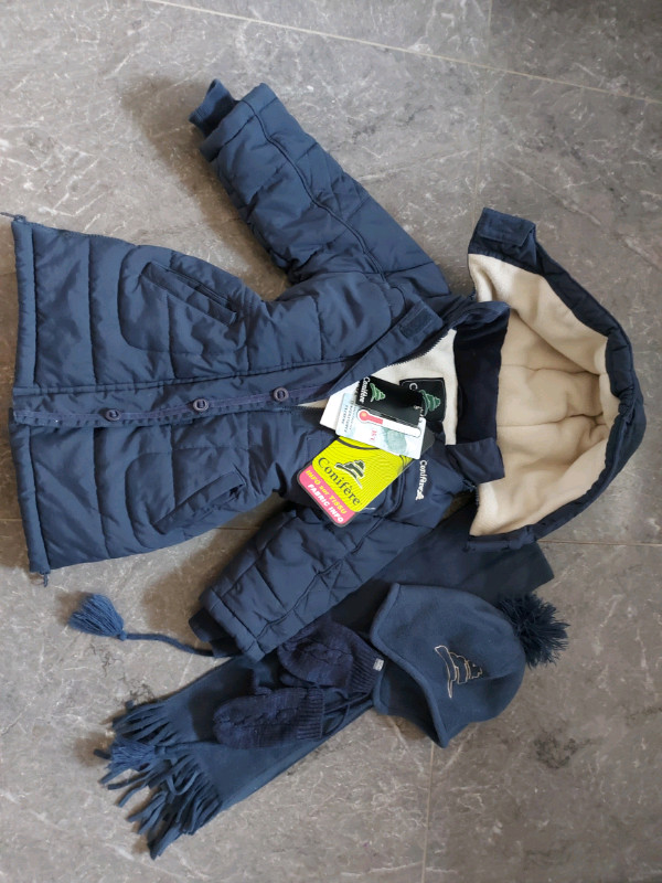 New conifere  manteau hiver enfant 2 ans kid winter coat  dans Vêtements - 2T  à Ville de Montréal