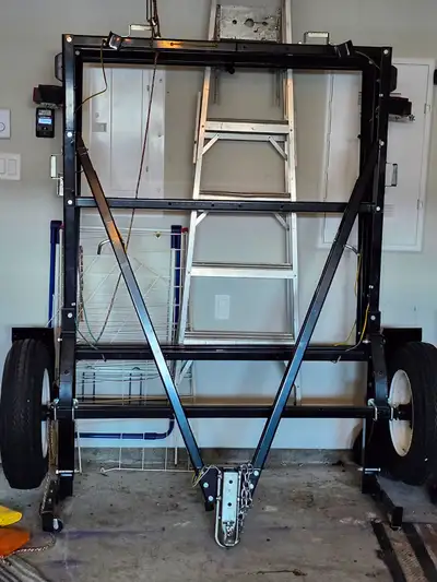 folding utility trailer - remorque pliante comes with plywood deck and sides... Inclus plateforme en...