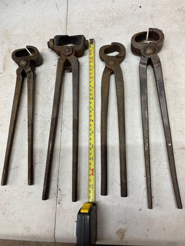 SELECTION OF 4 VINTAGE BLACKSMITH / FARRIER TOOLS #V0895 in Arts & Collectibles in Edmonton