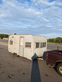 1960s retro pyramid 14’ camper trailer business park travel bunk