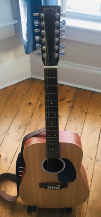 12 strings electric acoustic Martin