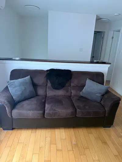 Free Couch, View more