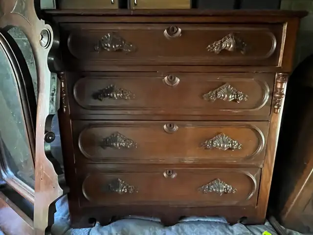 Antique Walnut Victorian Chest of Drawers Moustache Pulls in Arts & Collectibles in City of Toronto - Image 7