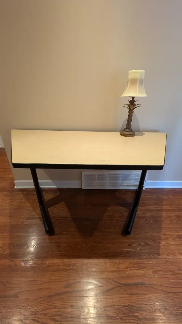 Desk, work table, table for versatile work. table de bureau64026024772355121