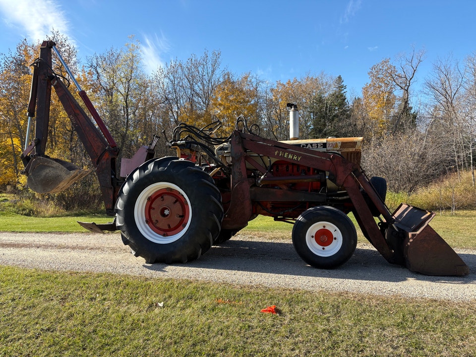 730 Case Tractor w/ Loader Backhoe | Heavy Equipment | Winnipeg | Free ...