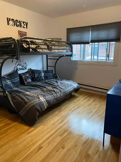 Chambre à louer dans un 4 1/2 près du métro Angrignon, Lasalle