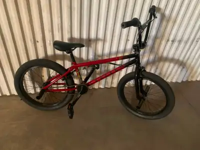 Haro Leucadia DLX 20 BMX Bike, View more