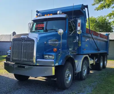 Camion 12 roues dompeur Western Star (4900) 2006 Moteur MBE 4000, 450 HP sans urée. Transmission Ali...