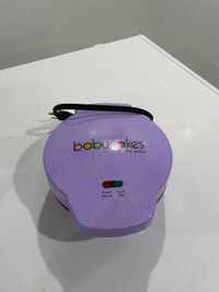 Kids baking kit (easy bake, cake pop maker, decorating kit, ...)