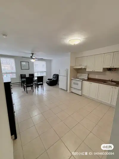 Toronto Midtown 2-Bedroom Apartment for Rent. Close to Subway