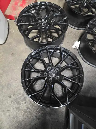 1 rim is bent from going over a pot hole. Other 3 are in good condition. Overall face condition of a...