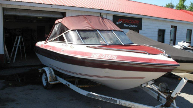 18' I/O Bowrider boat and trailer in Powerboats & Motorboats in Muskoka - Image 2