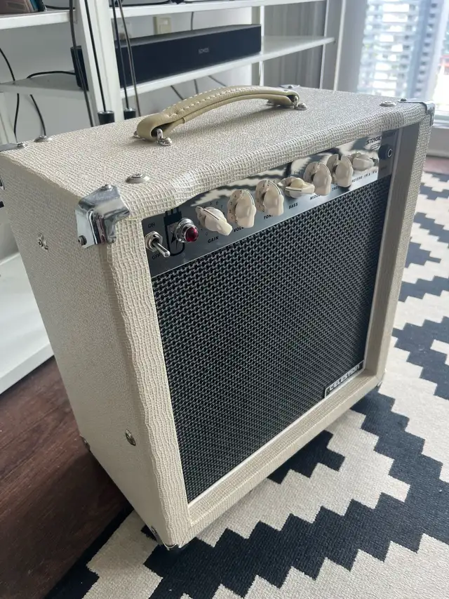 Stage Right 15W All-Tube Combo Amp – Upgraded Reverb in Amps & Pedals in City of Toronto - Image 2